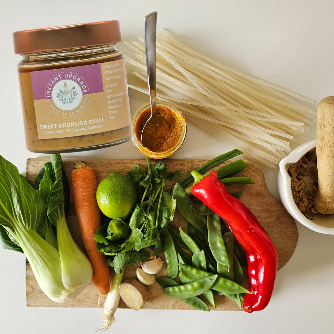 Zutaten für Erdnuss Reisnudel Salat, Scharfe Erdnuss Creme