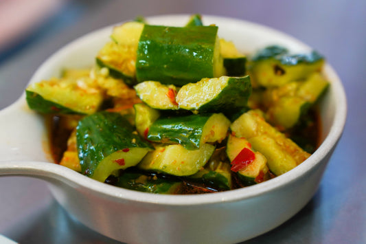 Gurken Salat mit Crispy Chili Öl